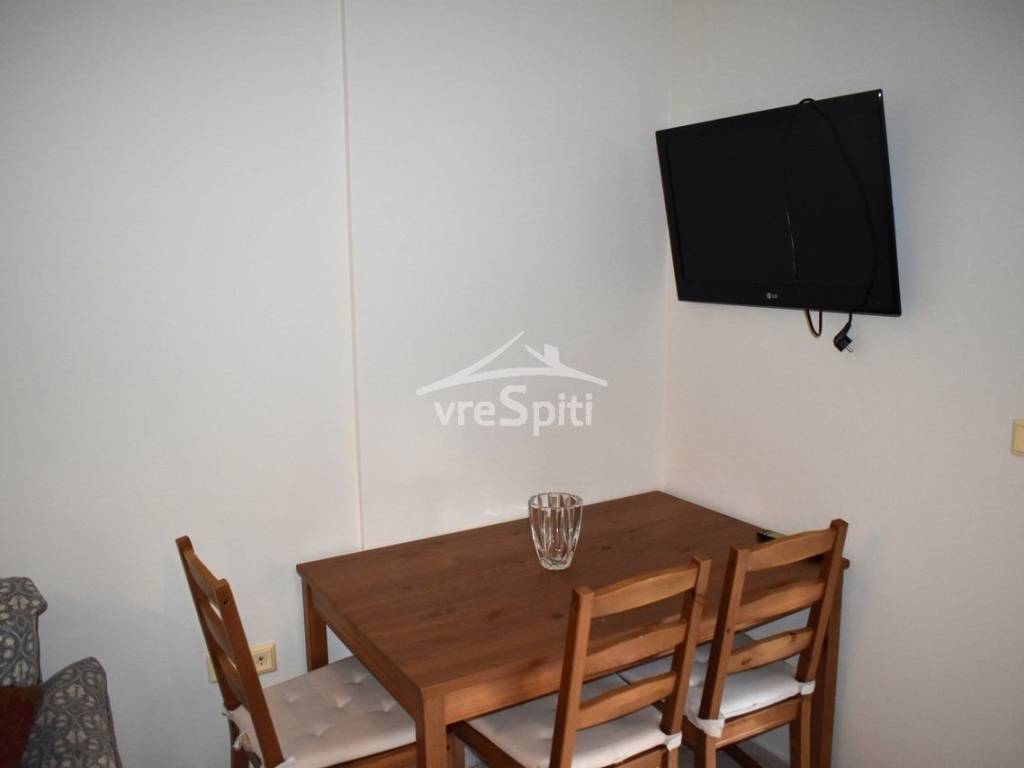 ΑΠΟΨΗ ΕΠΙΠΛΩΝ