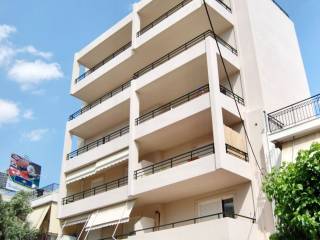 Πρόσοψη πολυκατοικίας