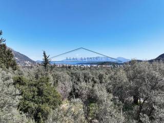 Η θέα από το αγροτεμάχιο