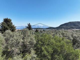 Η θέα από το αγροτεμάχιο