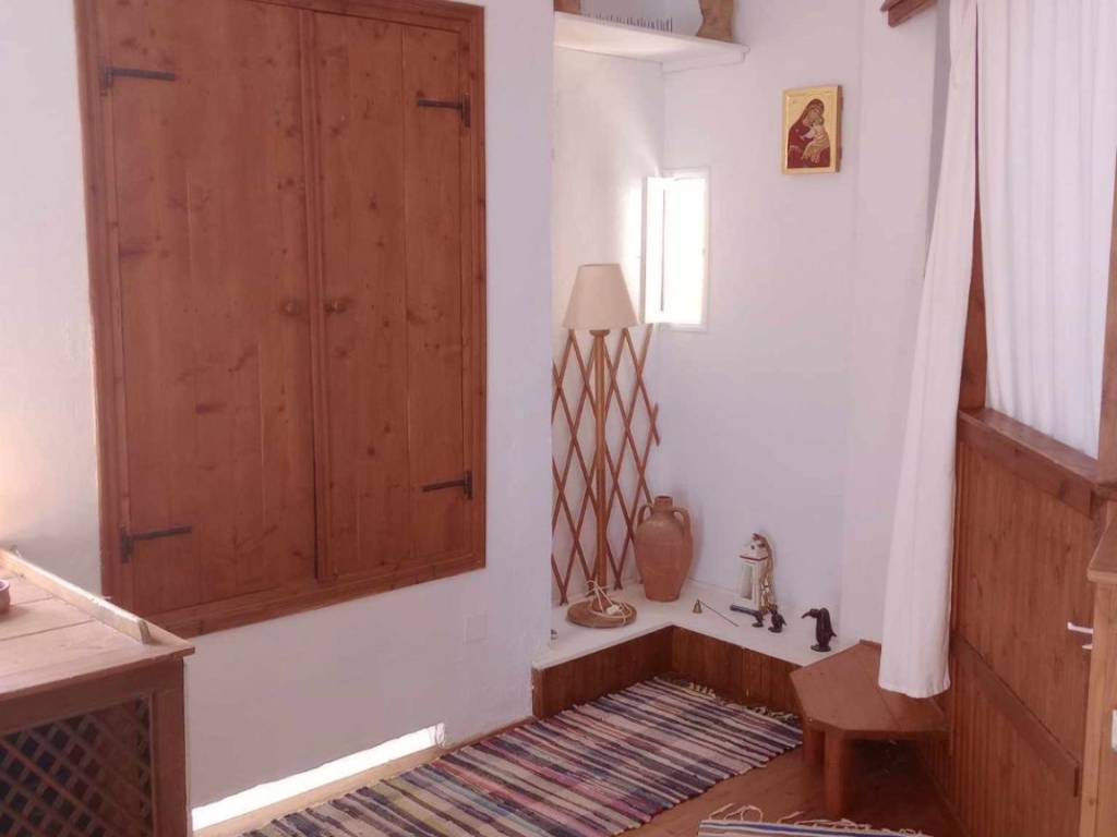 Ena meros toy salonioy