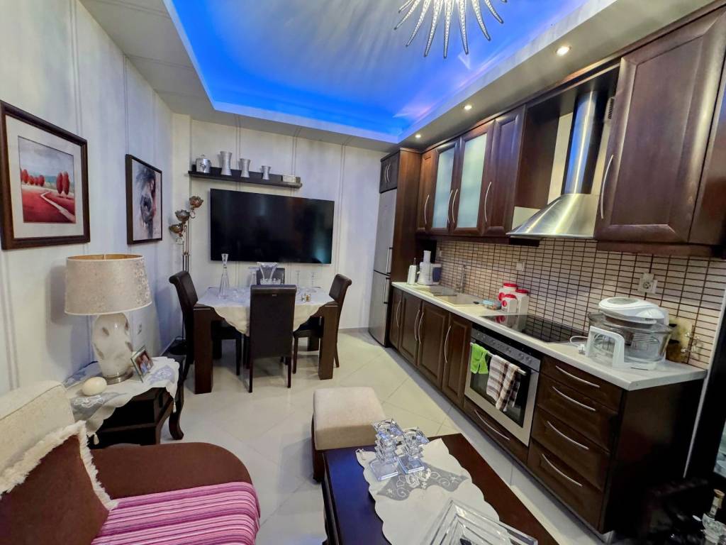 κουζίνα και σαλόνι