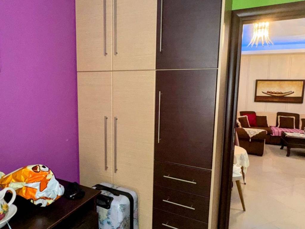 τρίφυλλη ντουλάπα υπνοδωματίου