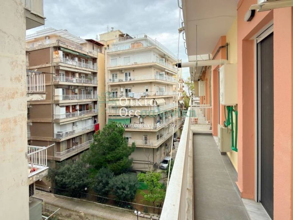 Θέα από μπαλκόνι