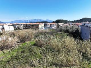 Το επίπεδο οικόπεδο