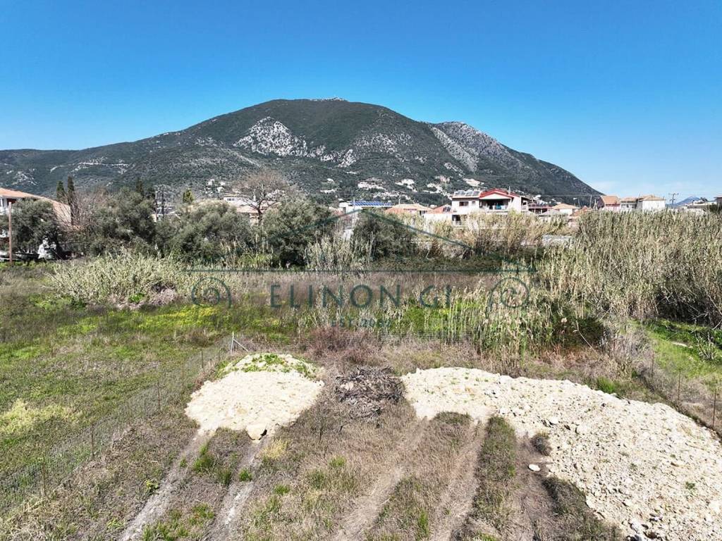 Το επίπεδο οικόπεδο