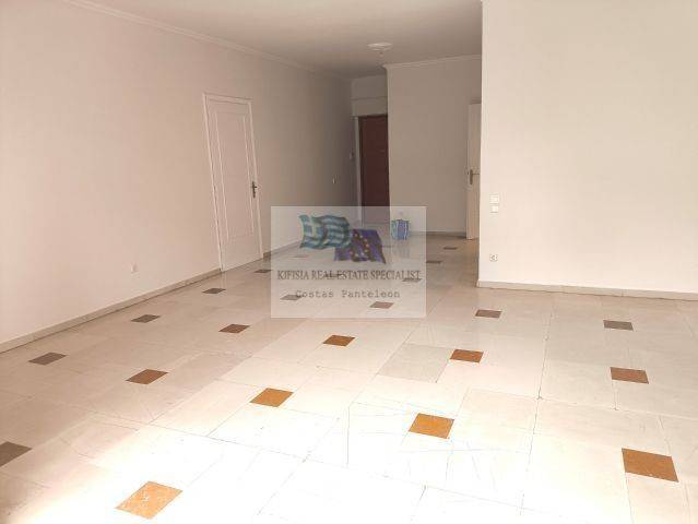 LIVING ROOM - ENTRANCE