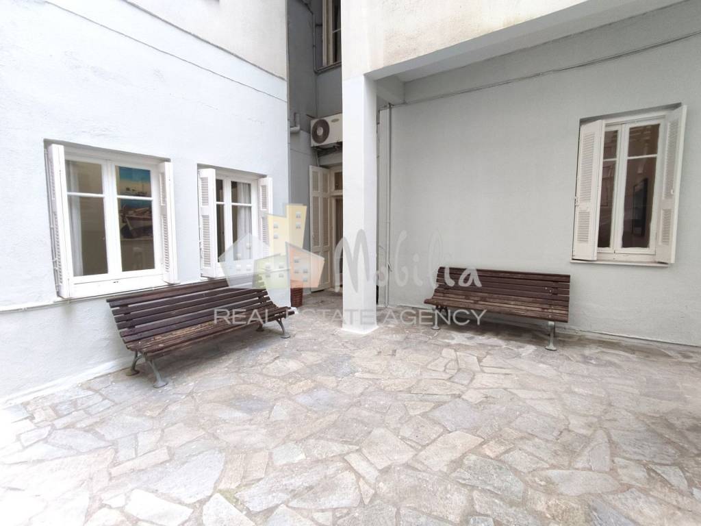 Εσωτερικοι χώροι