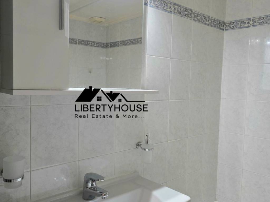 Kathreptes me epiplo