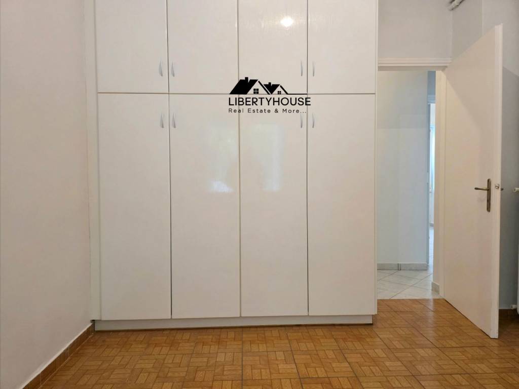 Me megales entoichismenes ntoylapes