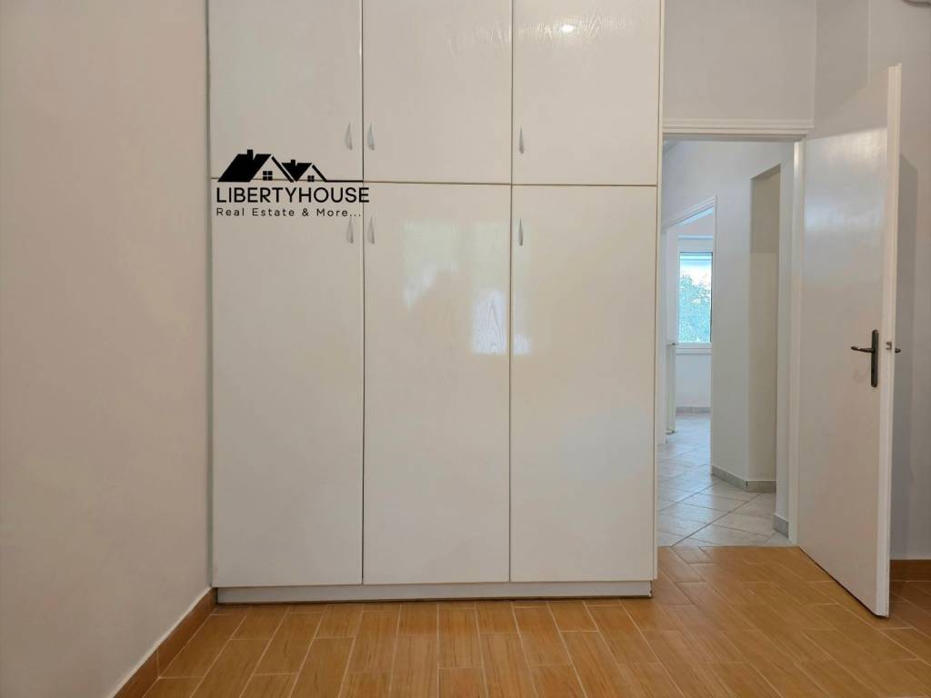 Epises me megales entoichismenes ntoylapes