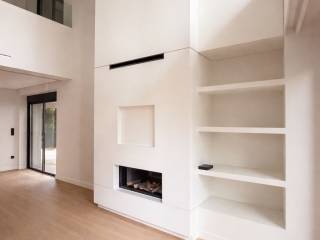 Tzaki kai entoichismene bibliotheke