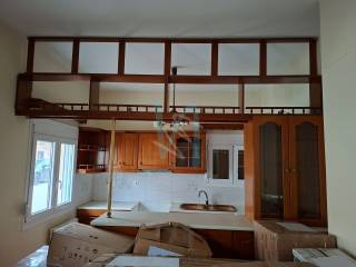 Eniaios choros koyzinas - kathistikoy - trapezarias