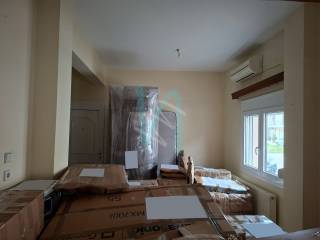 Eniaios choros koyzinas - kathistikoy - trapezarias