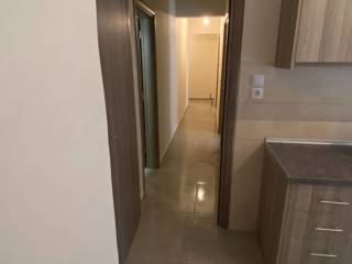 KOYZINA KAI STO BATHOS TO KENTRIKO CHOL