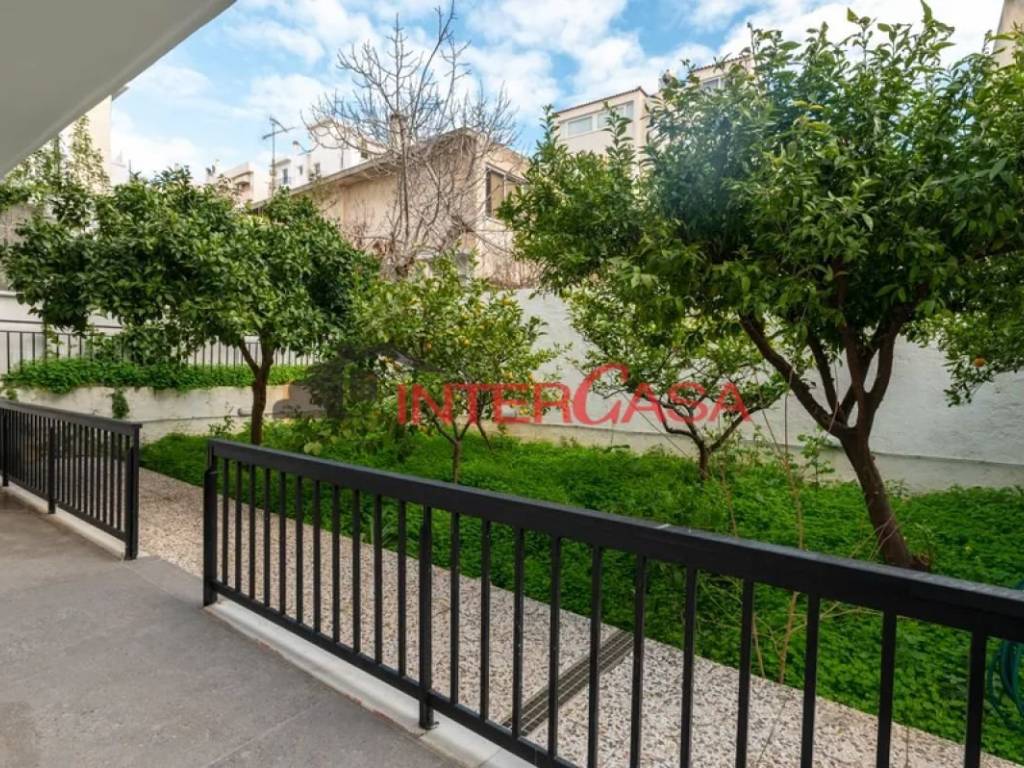 Θέα από μπαλκόνι