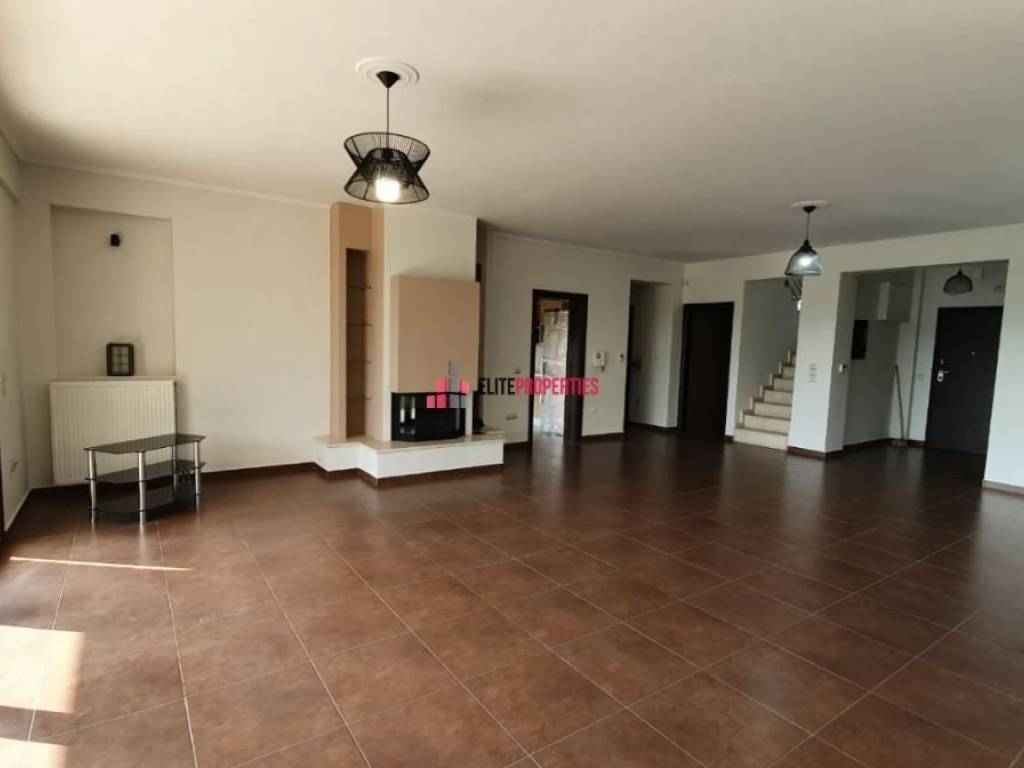 ΣΑΛΟΝΙ-ΤΡΑΠΕΖΑΡΙΑ