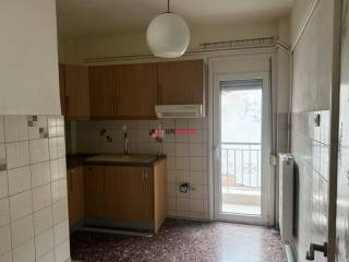 ΞΕΧΩΡΙΣΤΗ ΚΟΥΖΙΝΑ