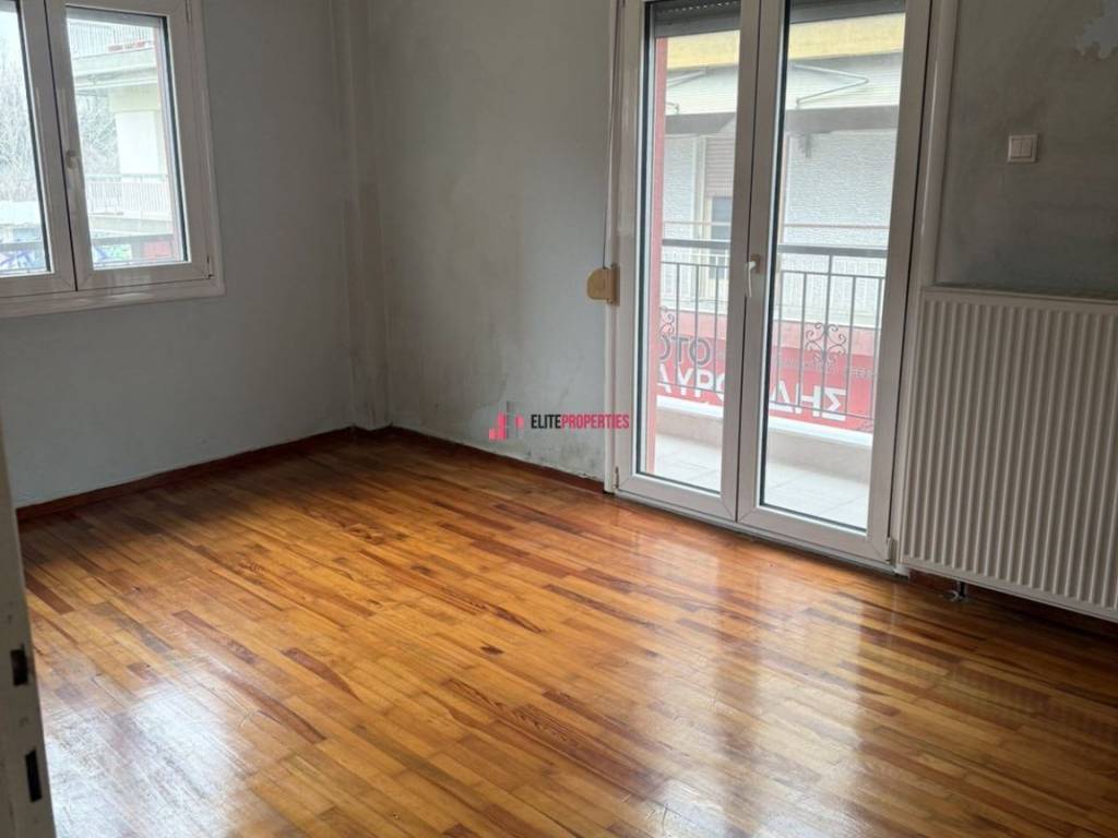 ΔΩΜΑΤΙΟ ΜΕ ΝΤΟΥΛΑΠΑ