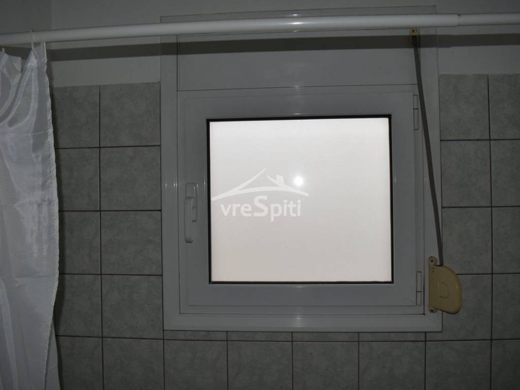 ΠΑΡΑΘΥΡΟ ΛΟΥΤΡΟΥ