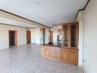 Eisodos, saloni, koyzina