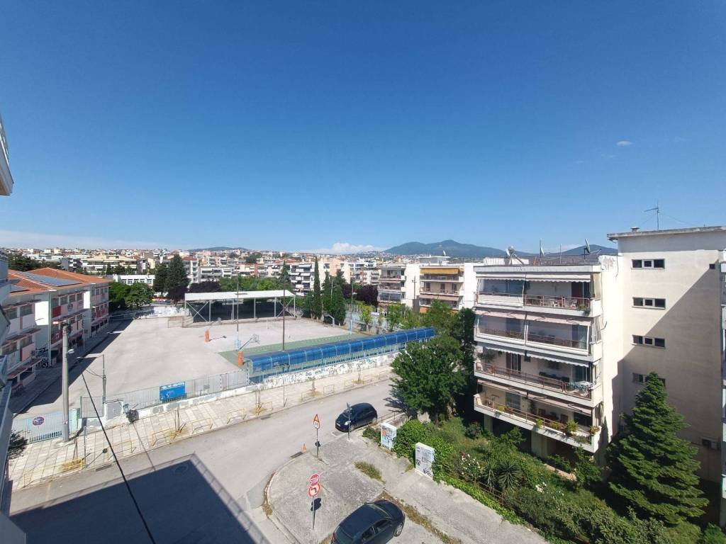 THea se boyno kai pole apo mpalkoni