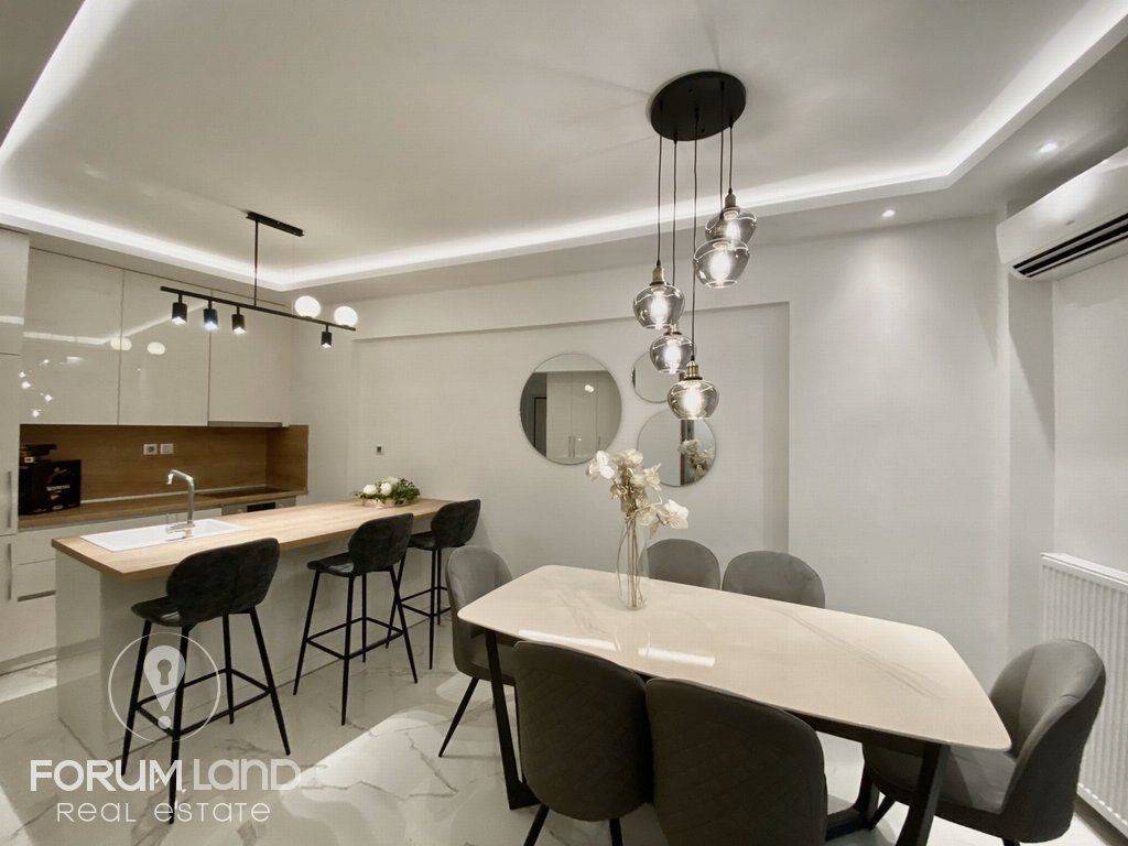 Forumland Real Estate, Τραπεζαρία