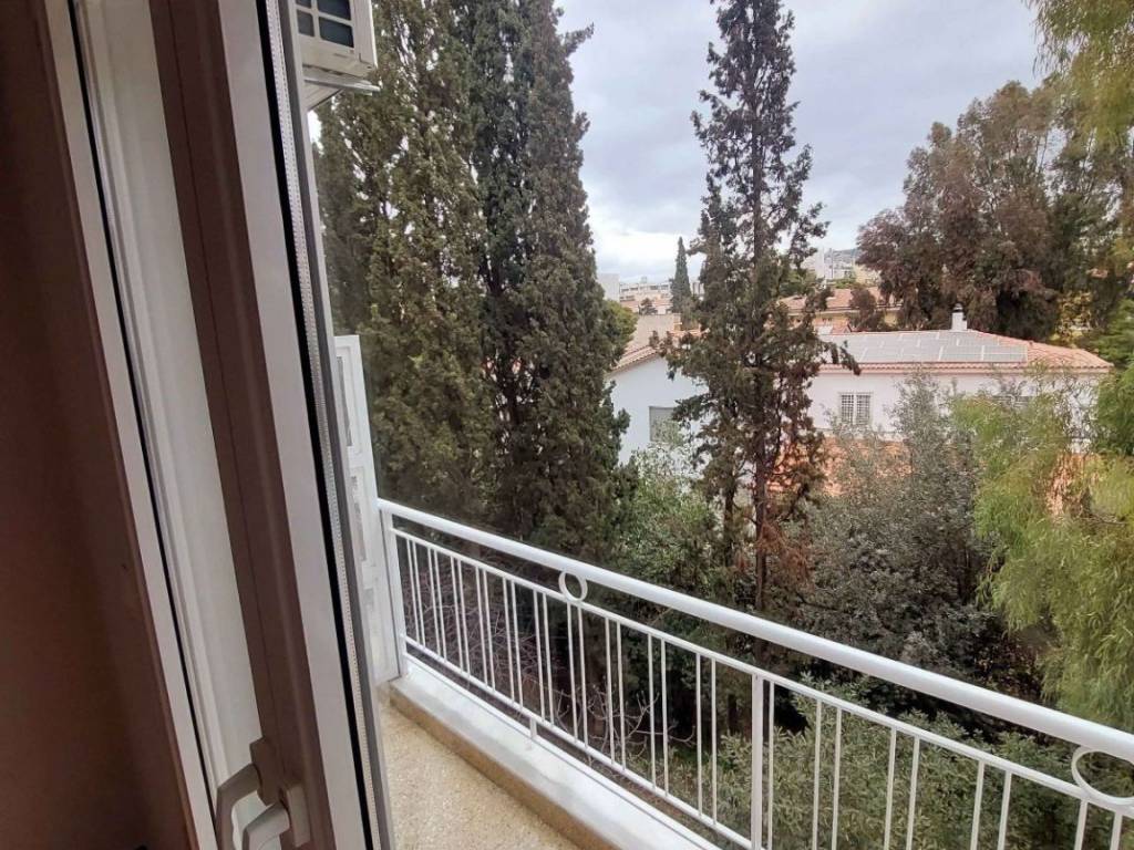 ΘΕΑ ΑΠΟ ΥΠΝΟΔΩΜΑΤΙΑ