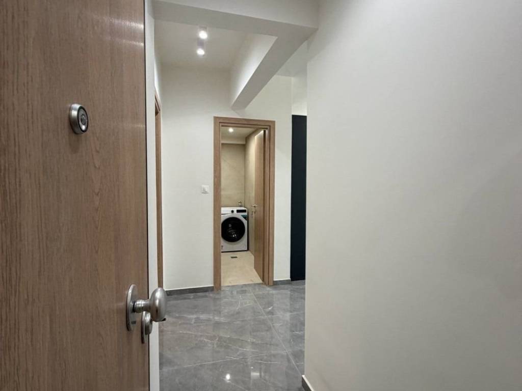 Forumland Real Estate, Διάδρομος