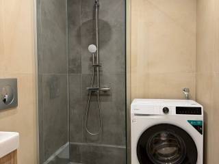 Forumland Real Estate, Μπάνιο