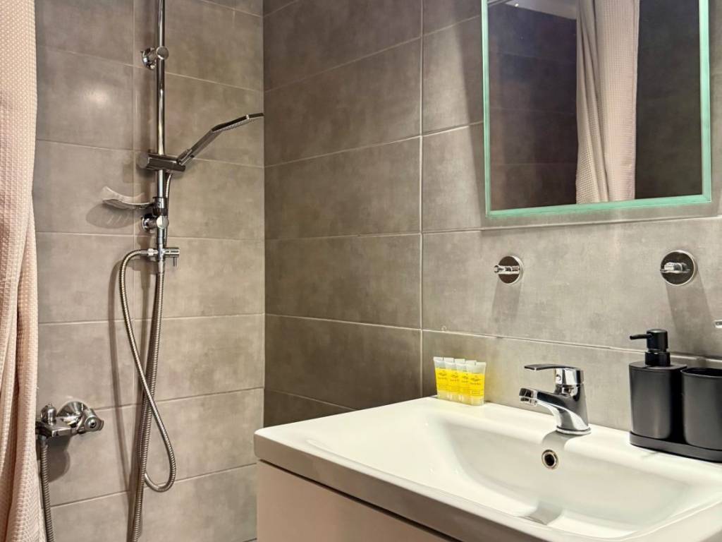 exarcheia_residential_studio_for_sale