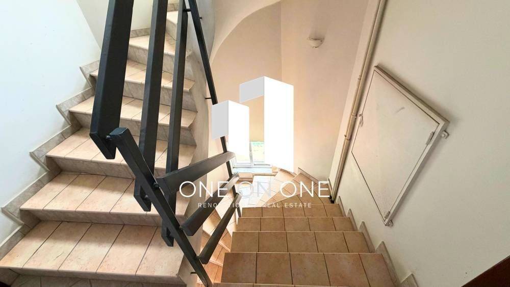 Σκάλες Εισόδου