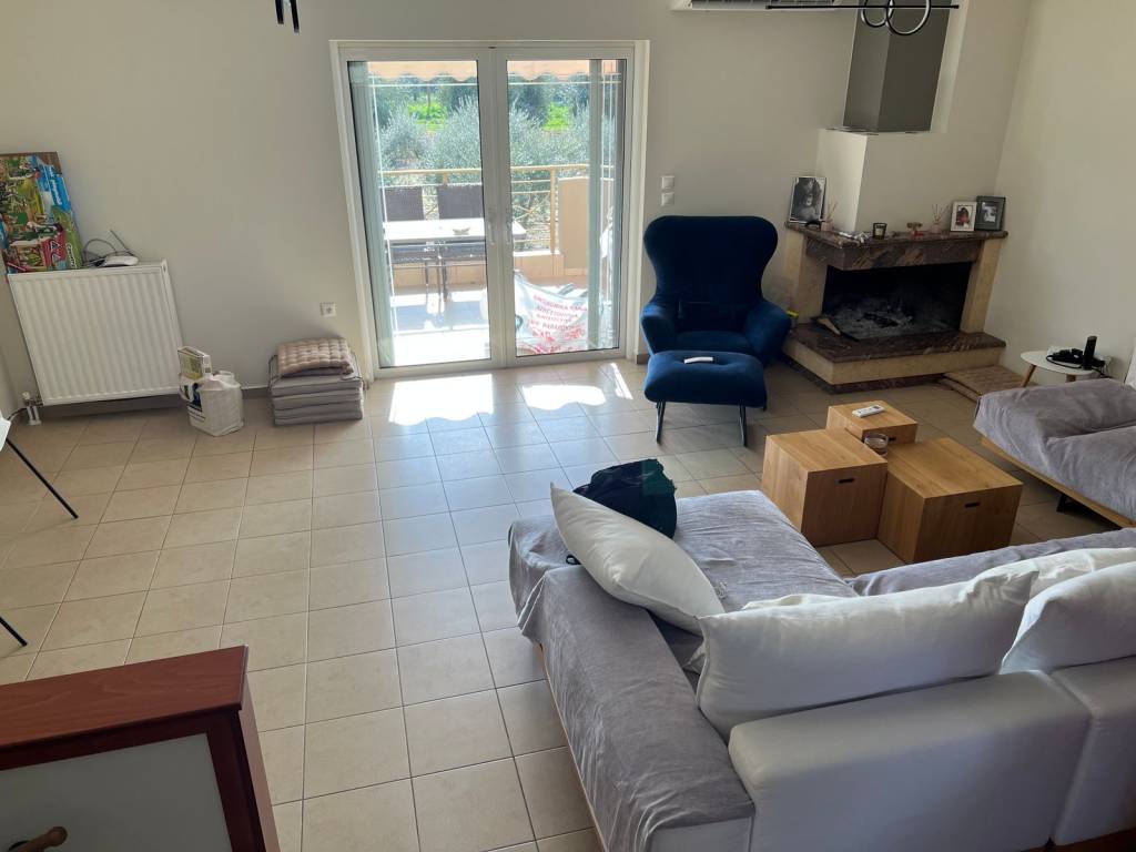 Σαλόνι με τζάκι