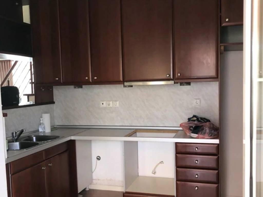 In Kifissia a 3rd floor apartment for rent