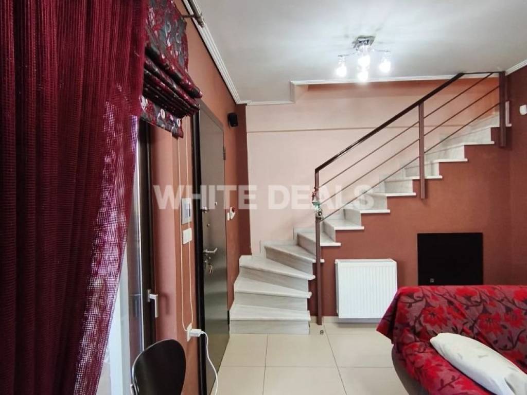 Μαρμάρινη εσωτερική σκάλα