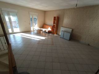 ANYPLACE MESITIKES YPERESIES