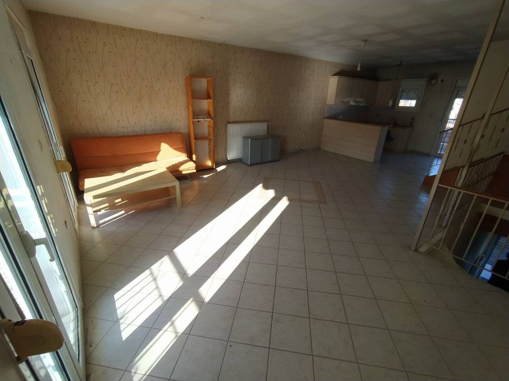 ANYPLACE MESITIKES YPERESIES