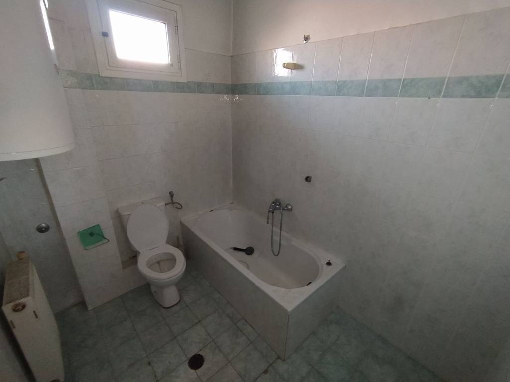 ANYPLACE MESITIKES YPERESIES