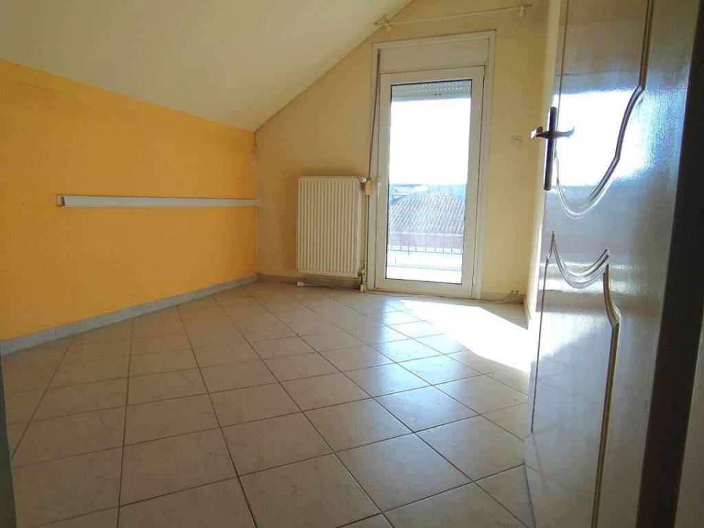 ANYPLACE MESITIKES YPERESIES