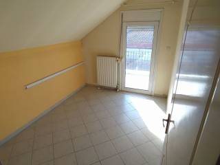 ANYPLACE MESITIKES YPERESIES