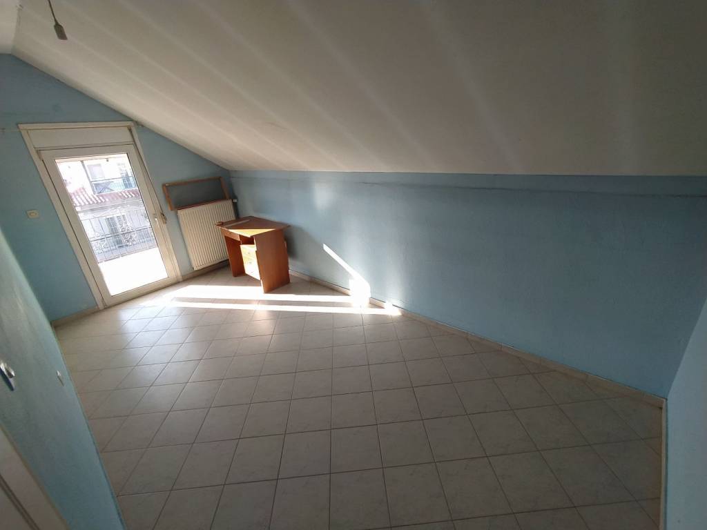 ANYPLACE MESITIKES YPERESIES