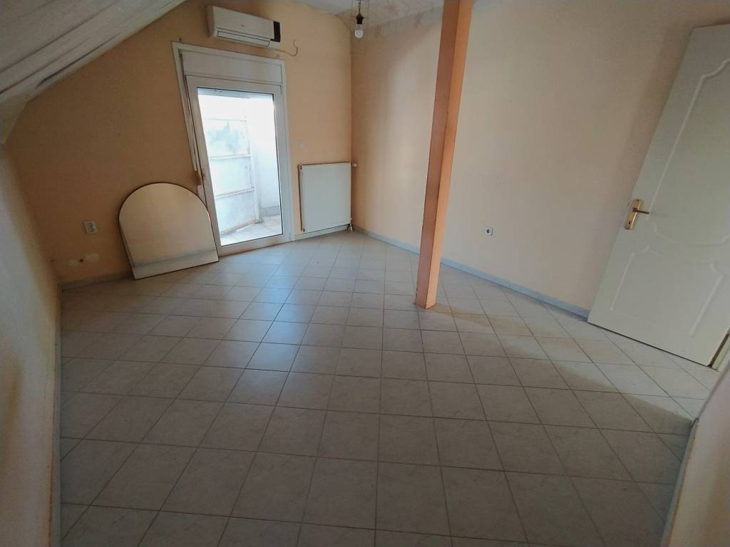 ANYPLACE MESITIKES YPERESIES