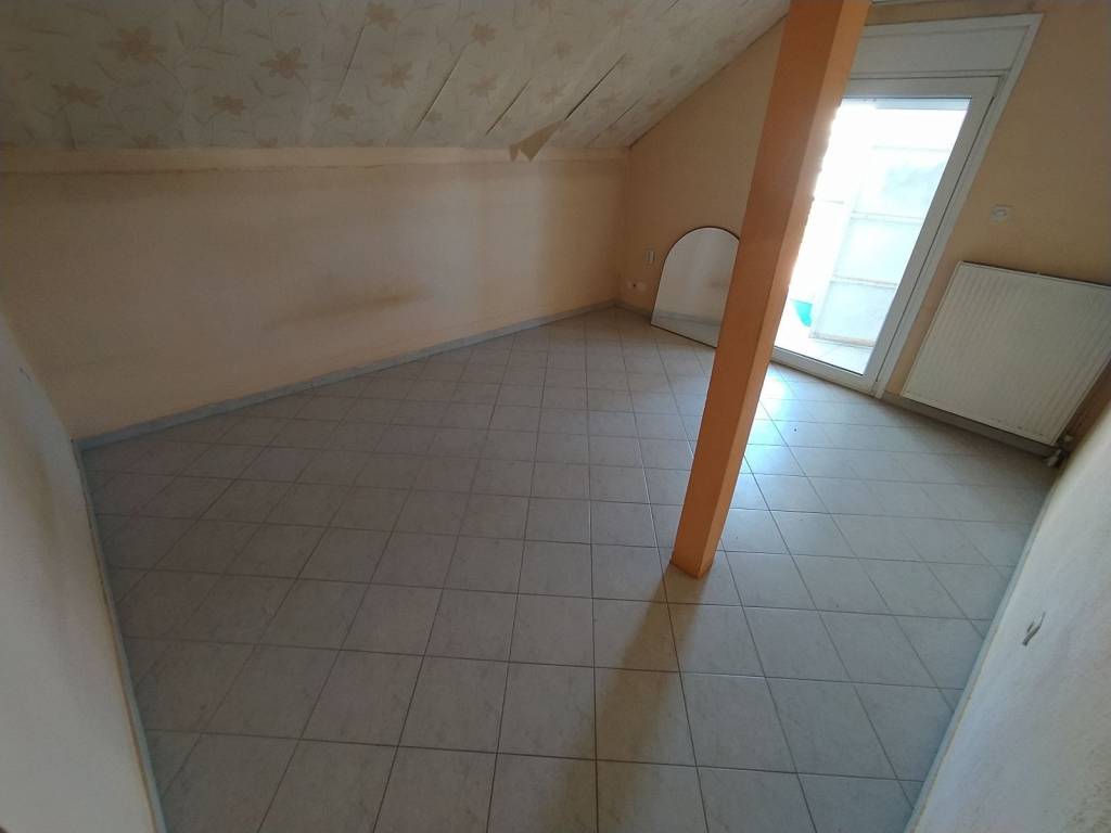 ANYPLACE MESITIKES YPERESIES