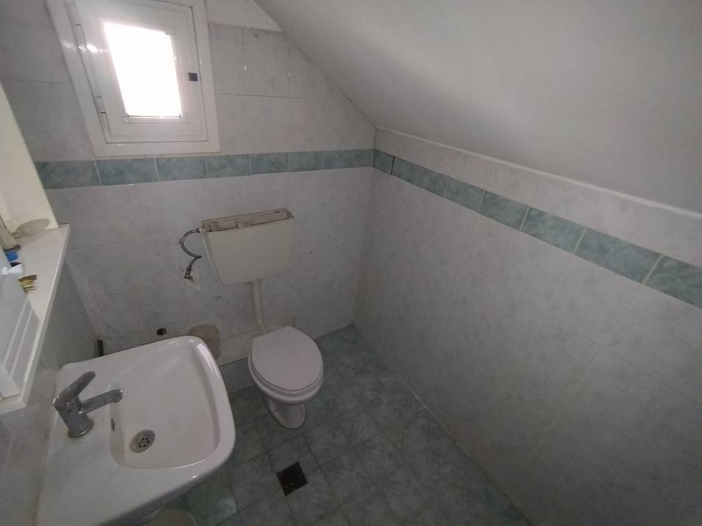 ANYPLACE MESITIKES YPERESIES