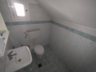 ANYPLACE MESITIKES YPERESIES