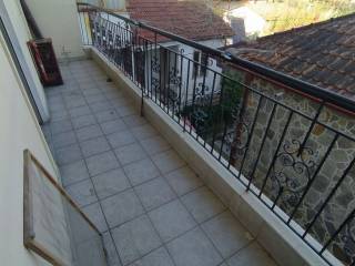 ANYPLACE MESITIKES YPERESIES