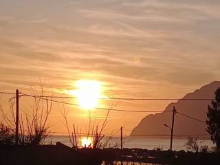 To eliobasilema apo to spiti