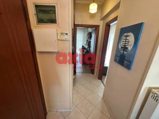 Καβάλα, Κέντρο: Πωλείται ανακαινισμένο διαμπερές Διαμέρισμα 74τ.μ.