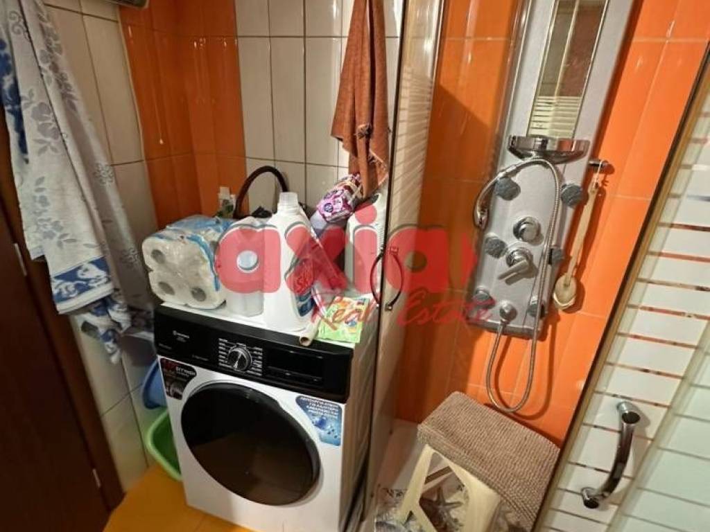 Καβάλα, Κέντρο: Πωλείται ανακαινισμένο διαμπερές Διαμέρισμα 74τ.μ.