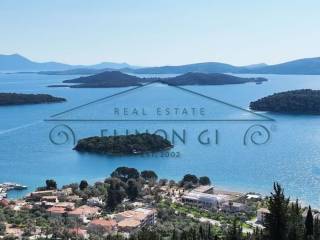 Η καταπληκτική θέα από το αγροτεμάχιο